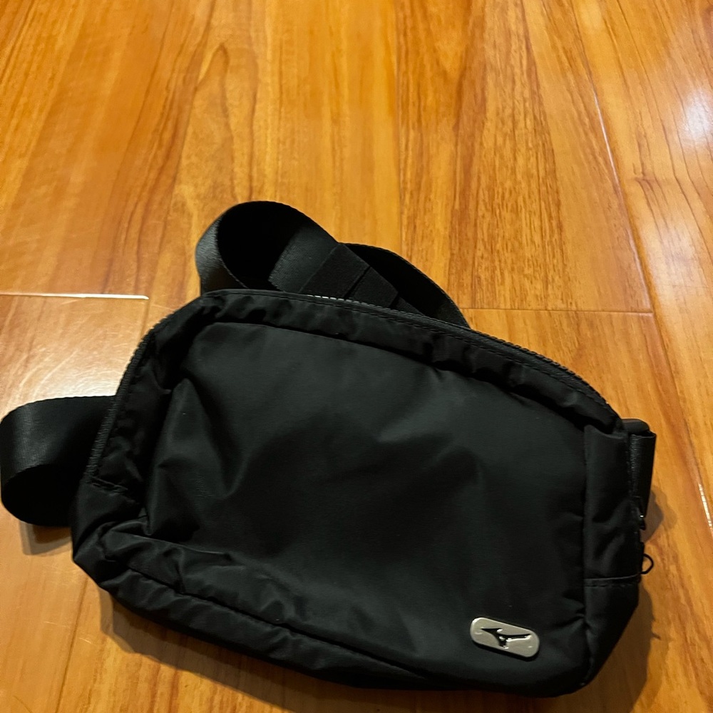 Mizuno Black Runbird Unisex Belt Bag